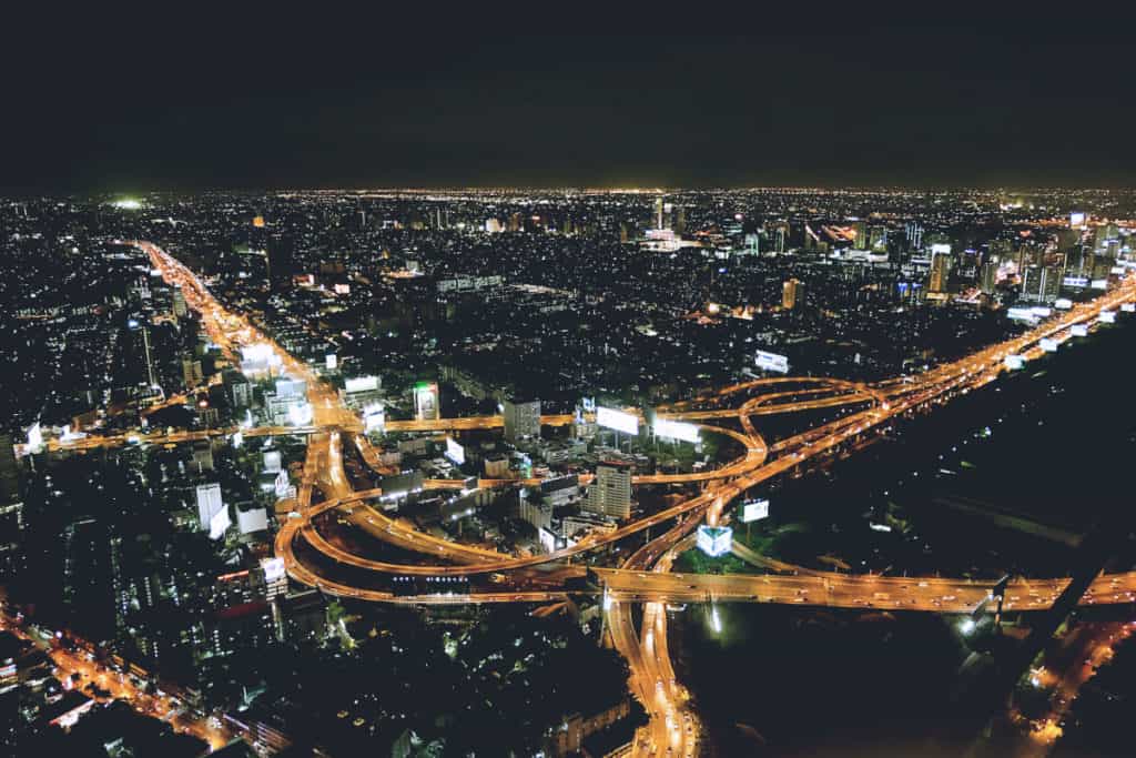 Blick auf Bangkok bei Nacht